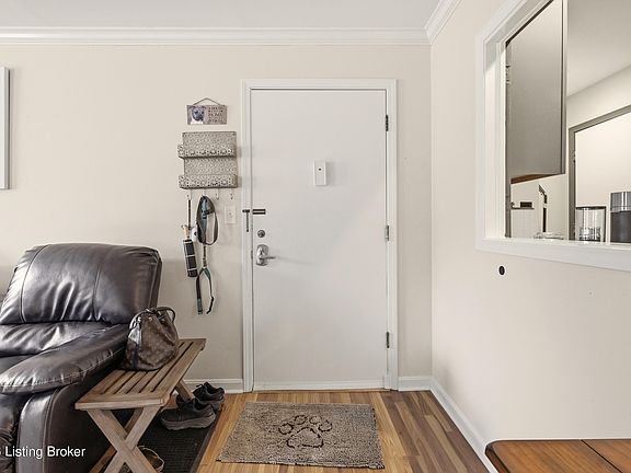 3rd image of 4701 Salisbury Sq APT 102