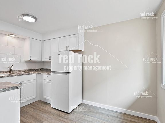 4th image of 2422 E Diamond Ave #1