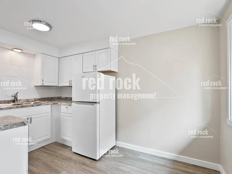 2422 E Diamond Ave #1 — Photo 4