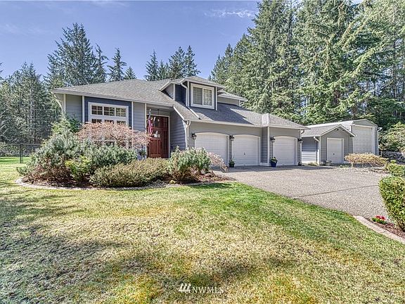 2nd image of 1528 SE Quartz Ct