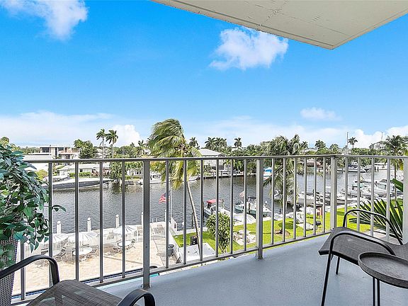 5th image of 1731 SE 15th Street #409
