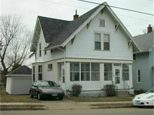 1949 Saint Ambrose St, Dubuque, IA 52001
