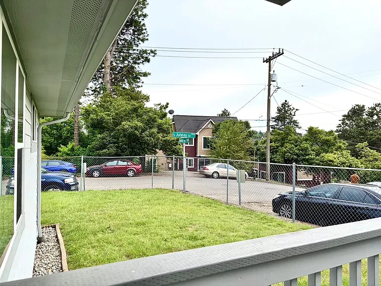 5814 Renton Ave S — Photo 2
