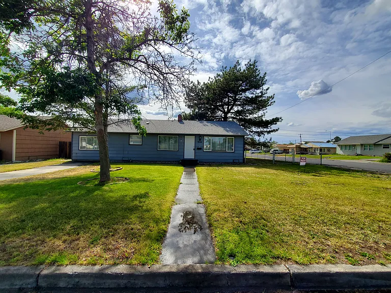 536 N Earl Rd — Photo 2