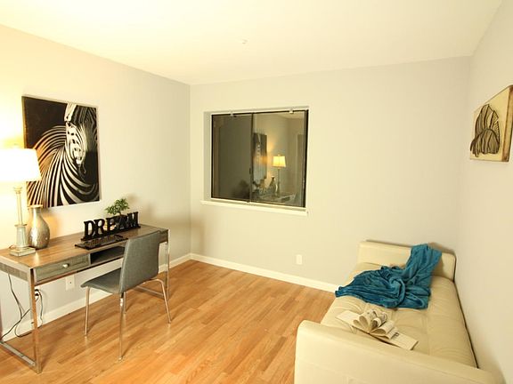 5th image of 602 Cedar Ct
