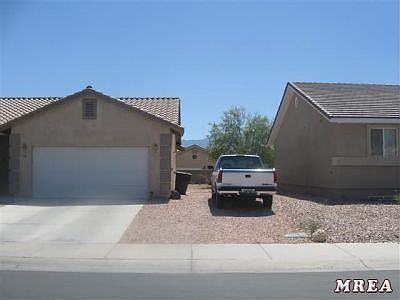 Front with extra Parking