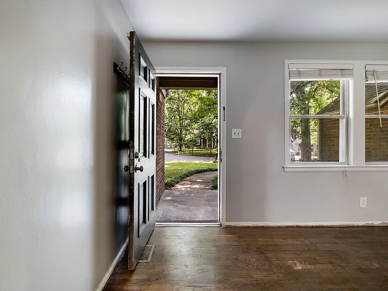 1428 Greenland Ave — Photo 4