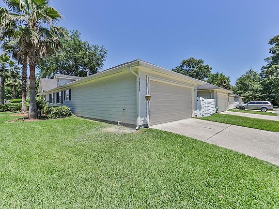 3rd image of 26860 Wellington Ct