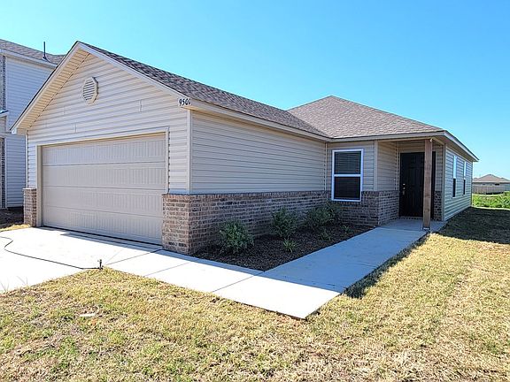 2nd image of 9501 NW 118th St