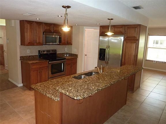 2nd image of 78 Harbor Oaks Cir