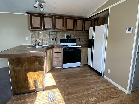4th image of 34-2524 Commonwealth Dr