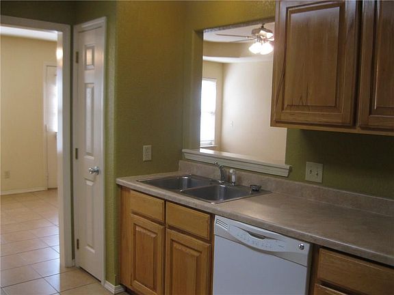 5th image of 18 Harrington Ln