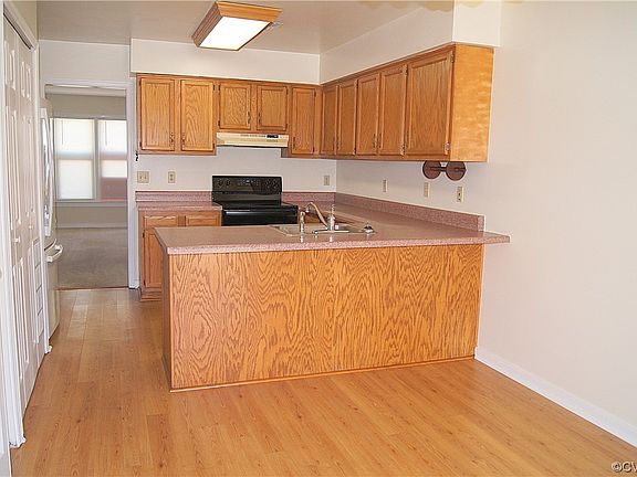 4th image of 151 Arlington Sq