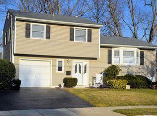 30 Calt Dr, Hazlet, NJ 07730