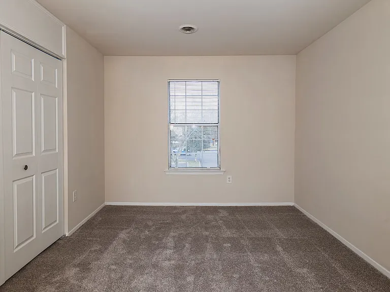 Harbor Village Apartments — Photo 17