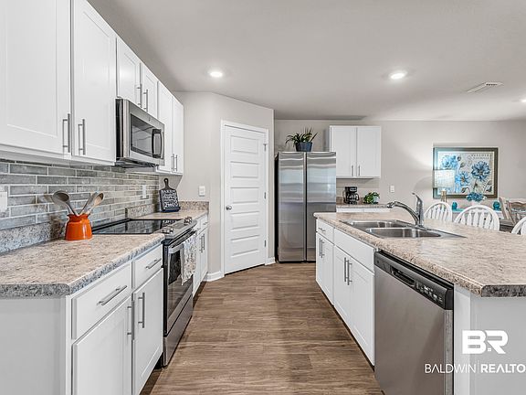 5th image of 13927 Shea Cir