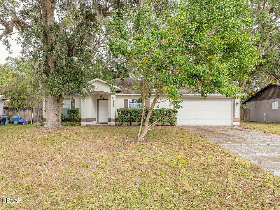 1st image of 3111 Woodland Dr