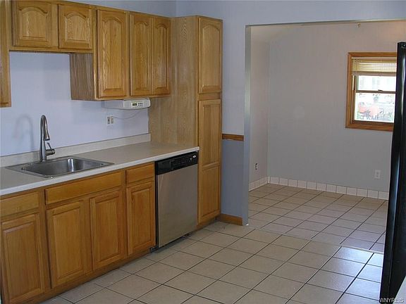 2nd image of 17 Donlen Dr