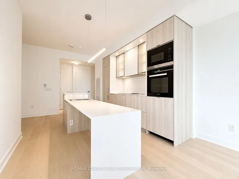 11 Yorkville Ave #3907 — Photo 5