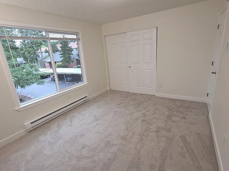 12626 SE 42nd St #B-5 — Photo 17