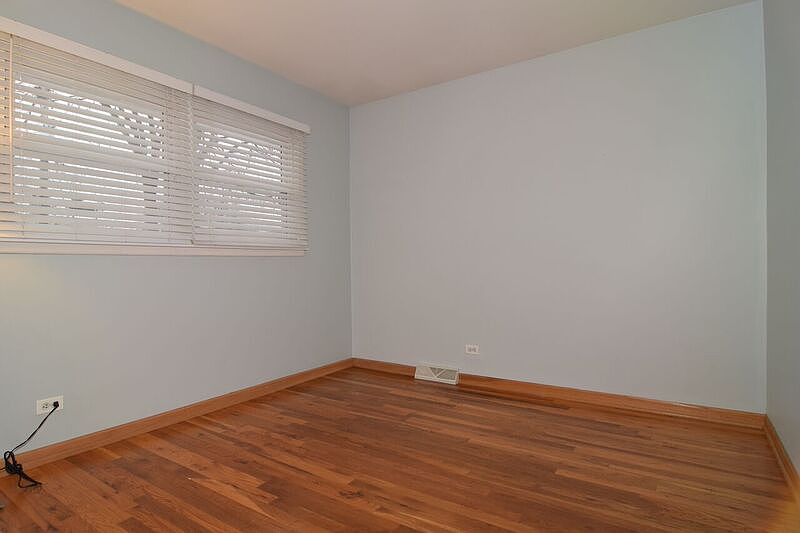 2nd image of 1296 S Walnut Ave