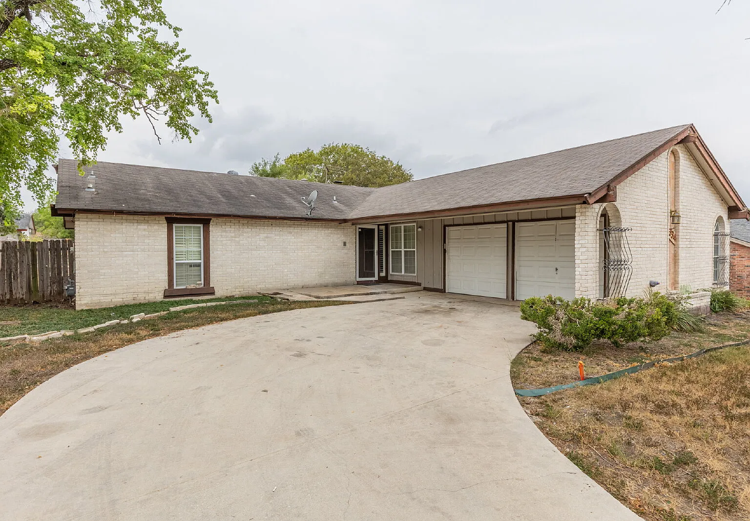 3 bed, 2.0 bath, 1499 sqft, $1,700 — Photo 2