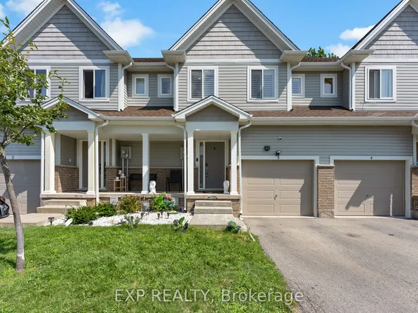 60 Canterbury Dr #3, Saint Catharines, ON L2P 0E7
