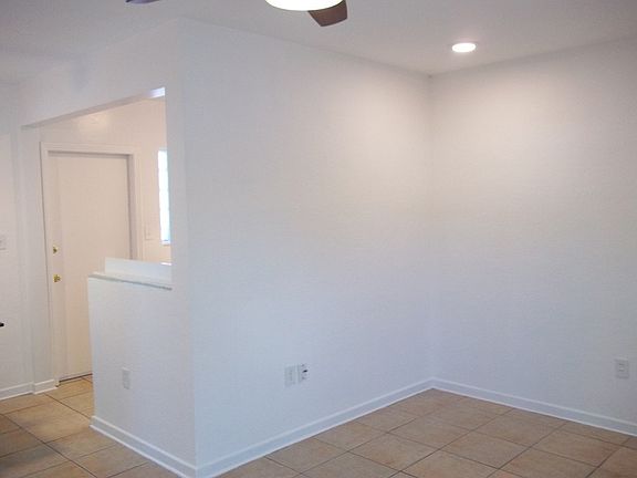 5th image of 411 Pleasant St #411