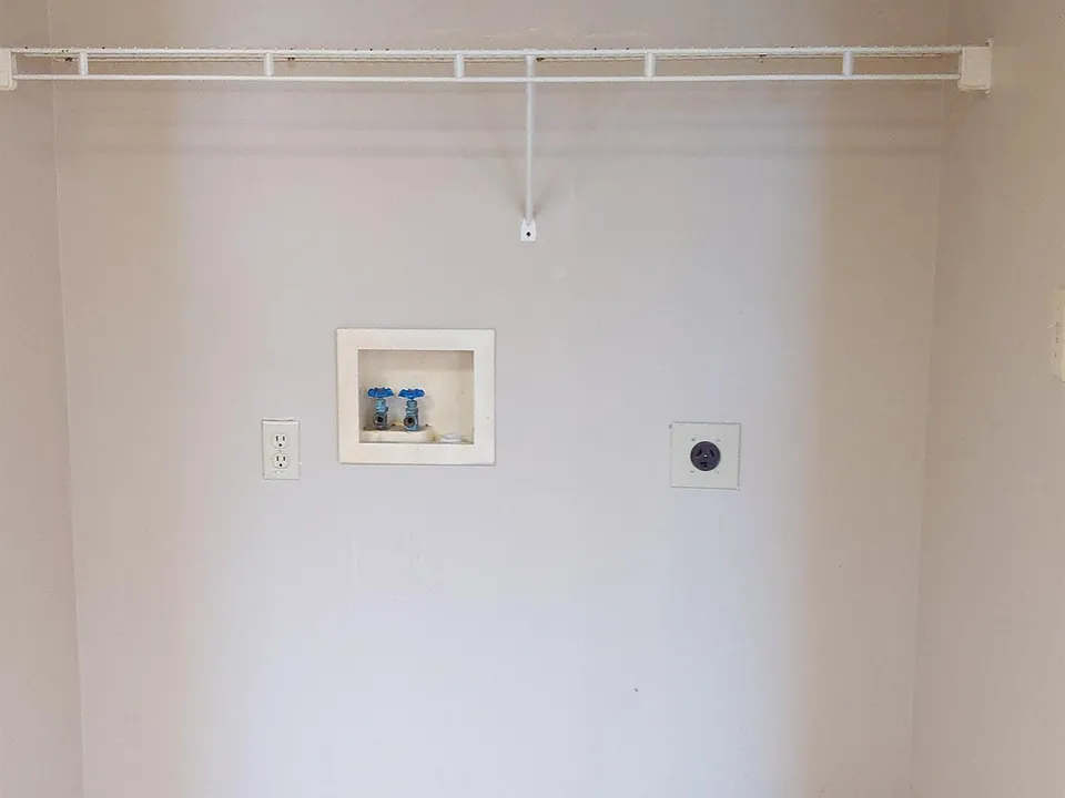 the photos are not of the exact unit but it's look like one.