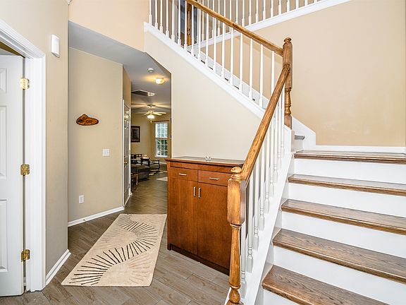 3rd image of 111 Autry Ave