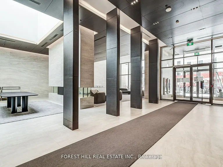 2221 Yonge St #5010 — Photo 2