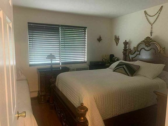 4th image of 7622 Grand Central Pkwy #4
