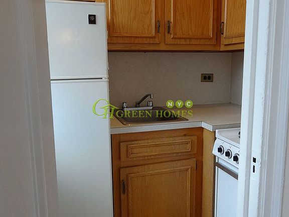 5th image of 455 W 34th St APT 12A