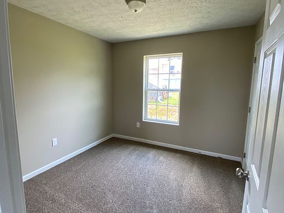 4th image of 1076 Rosella Dr