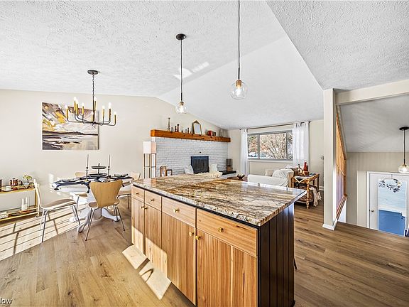 4th image of 16415 Joanne Dr