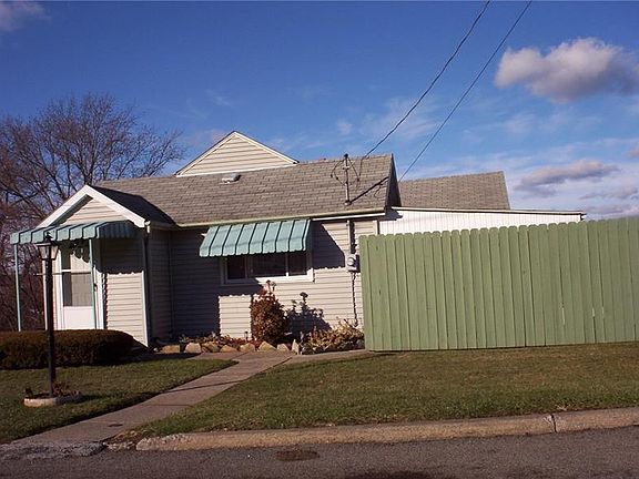 2nd image of 520 Oak St