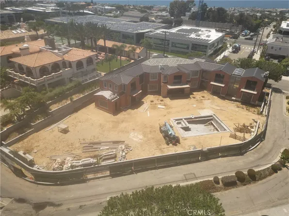 300 Kuhn Dr, Manhattan Beach, CA 90266