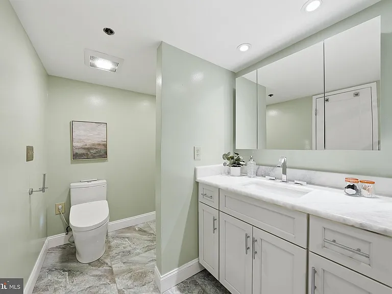 1600 N Oak St #1410 — Photo 25