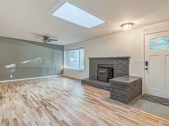 2nd image of 4609 113th Pl NE