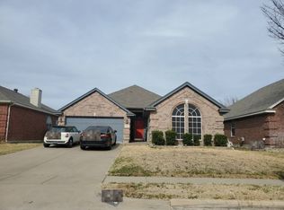 9113 Rushing River Dr, Fort Worth, TX 76118