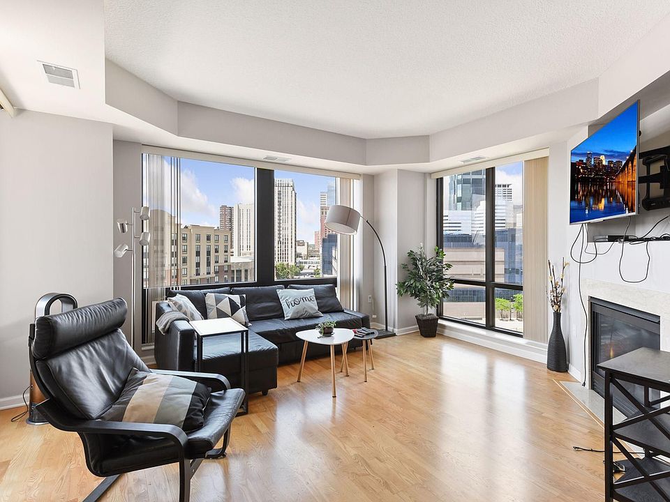 1st image of 500 Grant St E #901