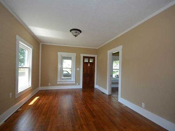 3rd image of 214 N 6th St
