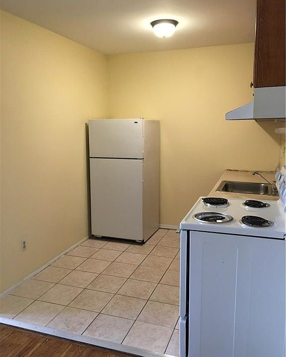 2nd image of 175 Buckelew Ave APT 1-8