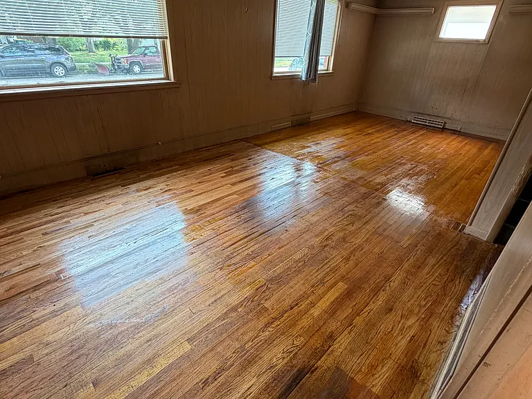 610 E Lawrence St — Photo 3