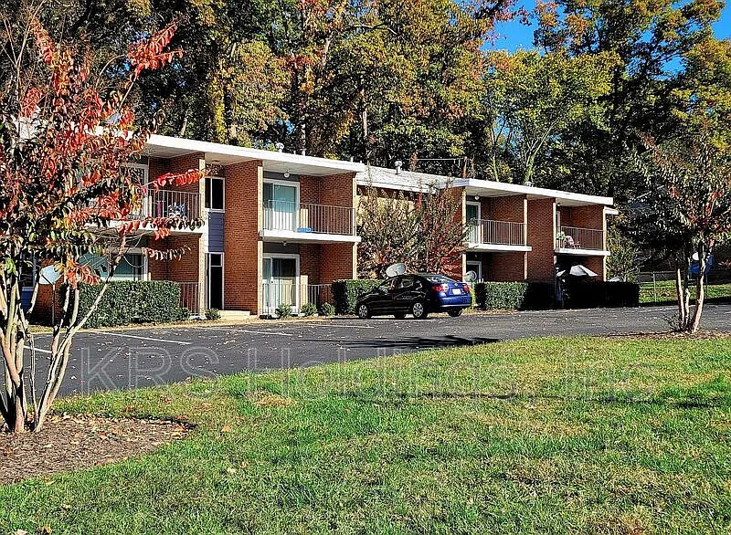 The Carlisle Apartments — Photo 2