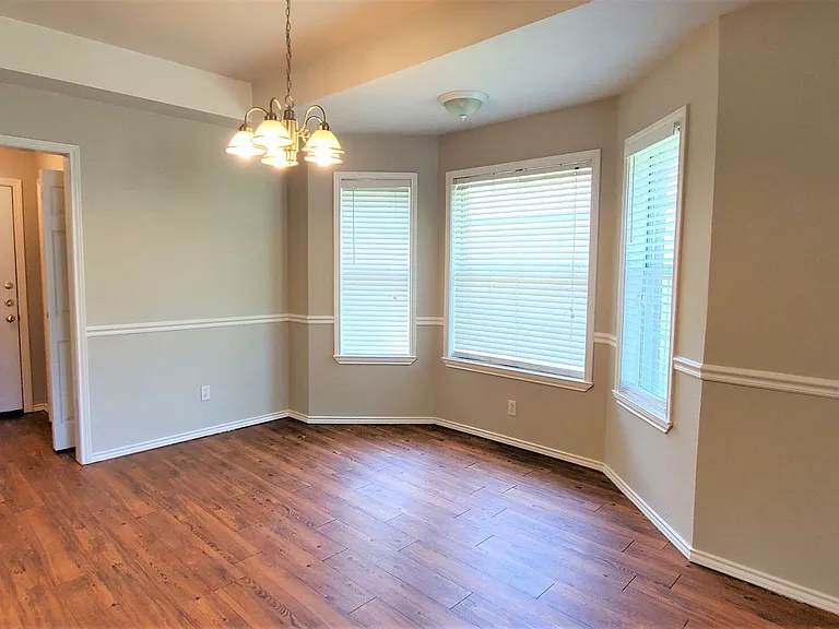 3117 N Bell Ave — Photo 6
