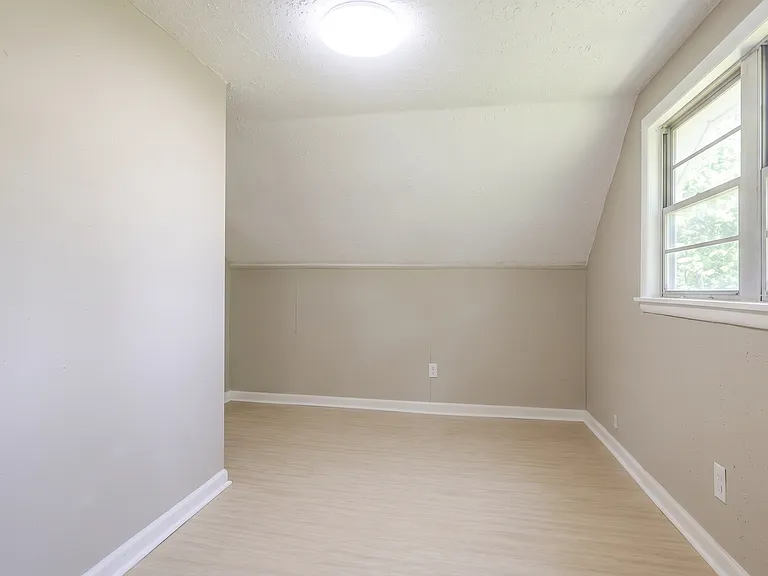 716 Dakota Ave — Photo 7