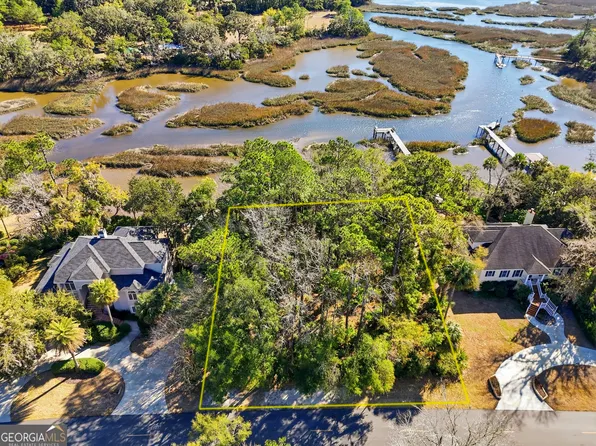 186 Harbor Pointe Dr, Brunswick, GA 31523