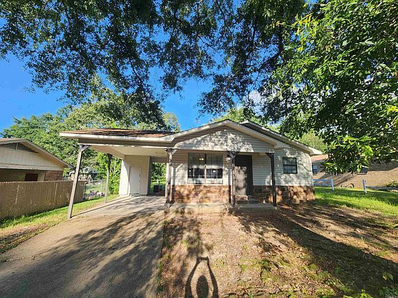 2nd image of 1233 Mimosa St