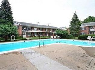 2818 Dundee Rd UNIT 11A, Northbrook, IL 60062